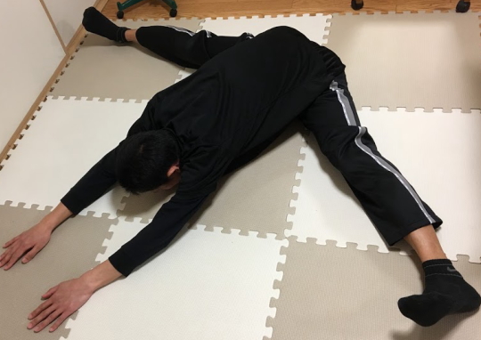 大阪柔軟ストレッチ教室 左右開脚